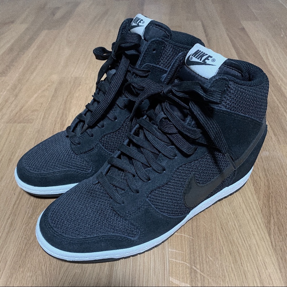 NIKE Dunk Sky Hi Essential Sneaks, 8.5, Like New!